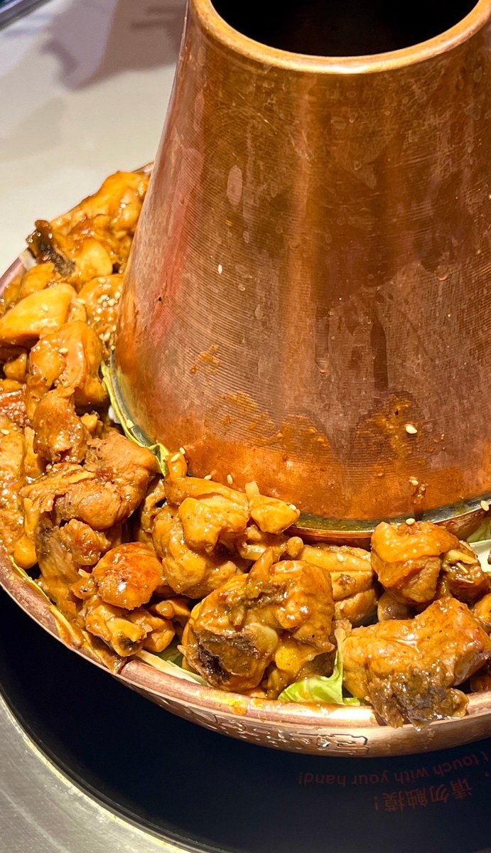 火锅鸡。。。
第一次吃，第一次见
涨见识了