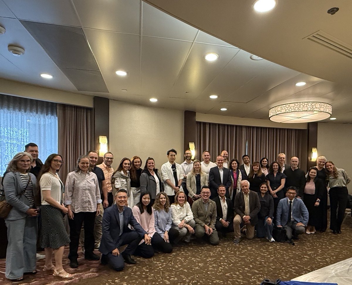 DrNicolasHart's tweet image. Great initial day of #MASCC25 conference - study group leaders meeting; followed by afternoon drinks and then dinner with great company. #SuppOnc #SurvOnc
