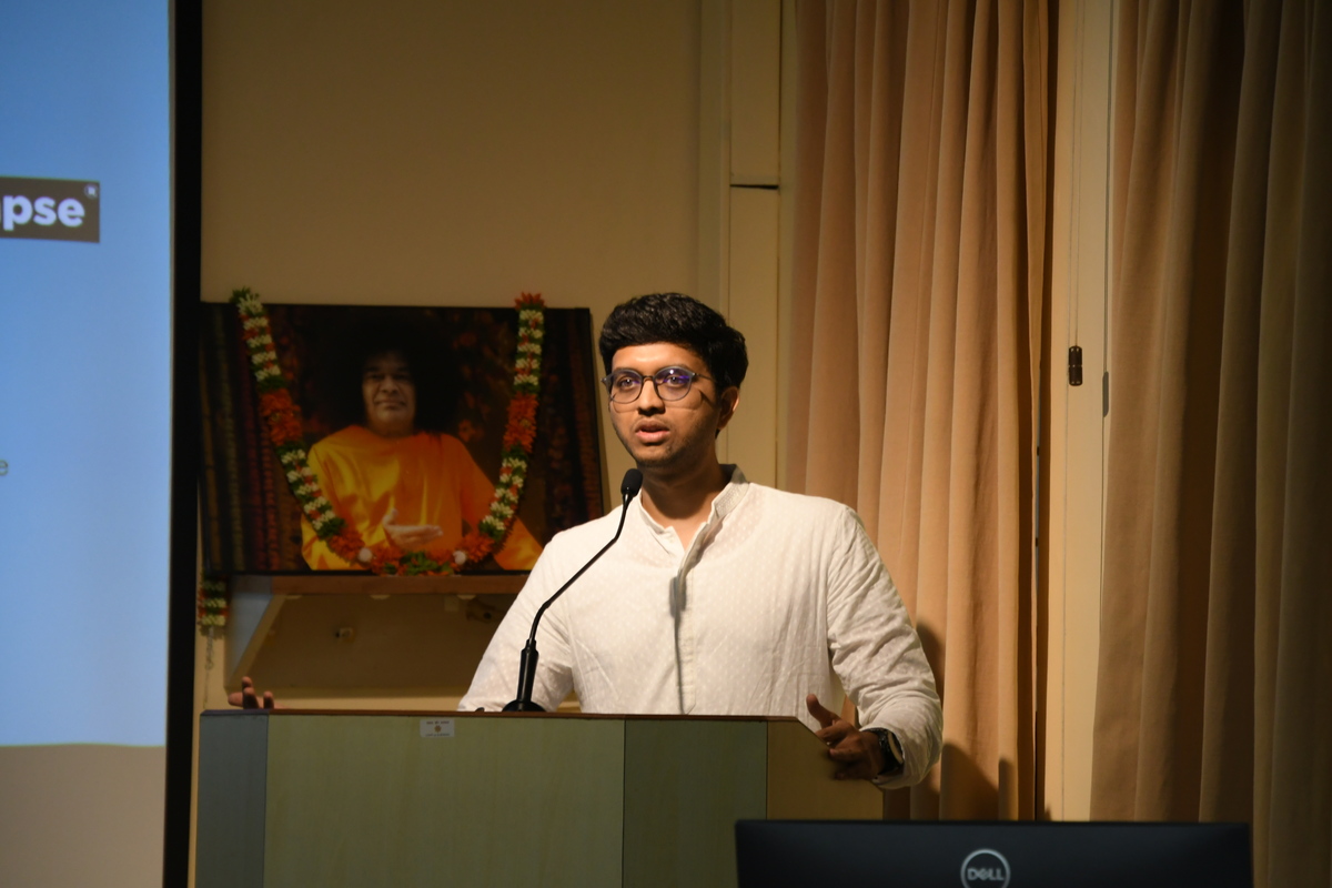 SSSIHL's tweet image. Brief report on a workshop on #GenAI in Education & Admin for non teaching staff led by @rajeshdhuddu & Sanket Waykar (@SW7392 ) experts from #PwC.
For more: sssihl.edu.in/gen-ai-in-educ…
#AIforGood #digitaltransformationnow #AIinEducation #EmergingTech