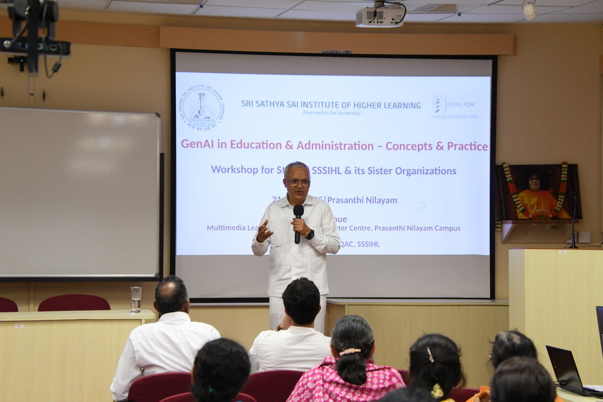 SSSIHL's tweet image. Brief report on a workshop on #GenAI in Education & Admin for non teaching staff led by @rajeshdhuddu & Sanket Waykar (@SW7392 ) experts from #PwC.
For more: sssihl.edu.in/gen-ai-in-educ…
#AIforGood #digitaltransformationnow #AIinEducation #EmergingTech