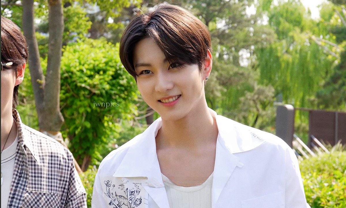 jwnpics's tweet photo. cozy jungwon... he's so pretty ☆ミ🍃 https://t.co/acrXCaMu86