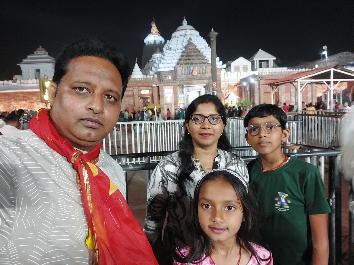SuryadeoModi's tweet photo. सभी को पावन रथयात्रा की हार्दिक शुभकामनाएं। महाप्रभु जगन्नाथ, बलभद्र और माँ सुभद्रा सभी भक्तों की समस्त मनोकामनाएं पूर्ण करें।
#RathYatra2025 
#JaiJagannath https://t.co/xhe6HbteH4