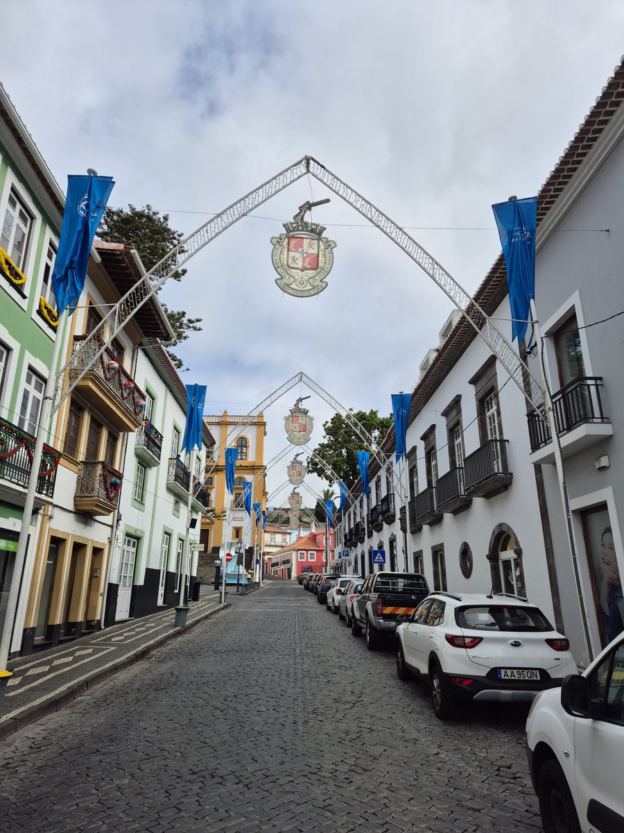 Angra do Heroísmo - taking pictures without people had been challenging 😁 the city is full with visitors from to celebrate the Sanjoaninas festival. #azores  #terceira