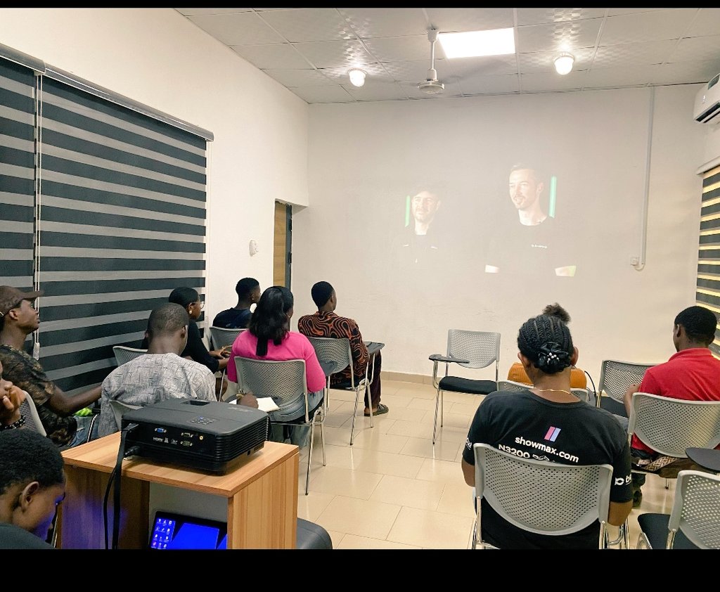 Just wrapped up an epic Supabase meetup in Abeokuta! 🚀 Developers dived deep into the world of Supabase, sparking innovation and collaboration. Can't wait for the next one! 💡 #SupabaseAbeokuta 
#LW14