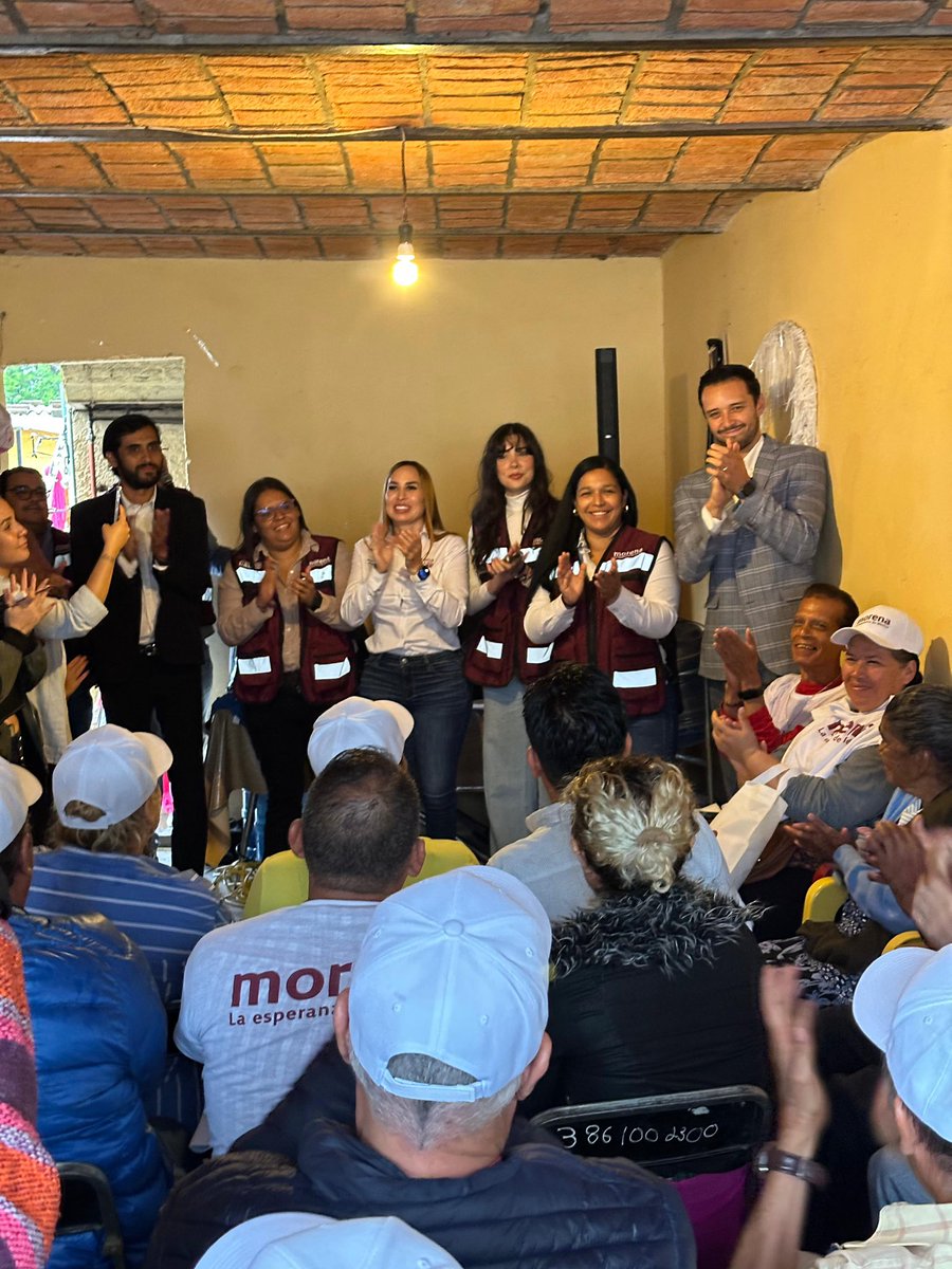 soy_josysanchez's tweet image. ¡Ni la lluvia nos detiene!
Gracias a la militancia de Etzatlan y a San Marcos por su cariño ✨