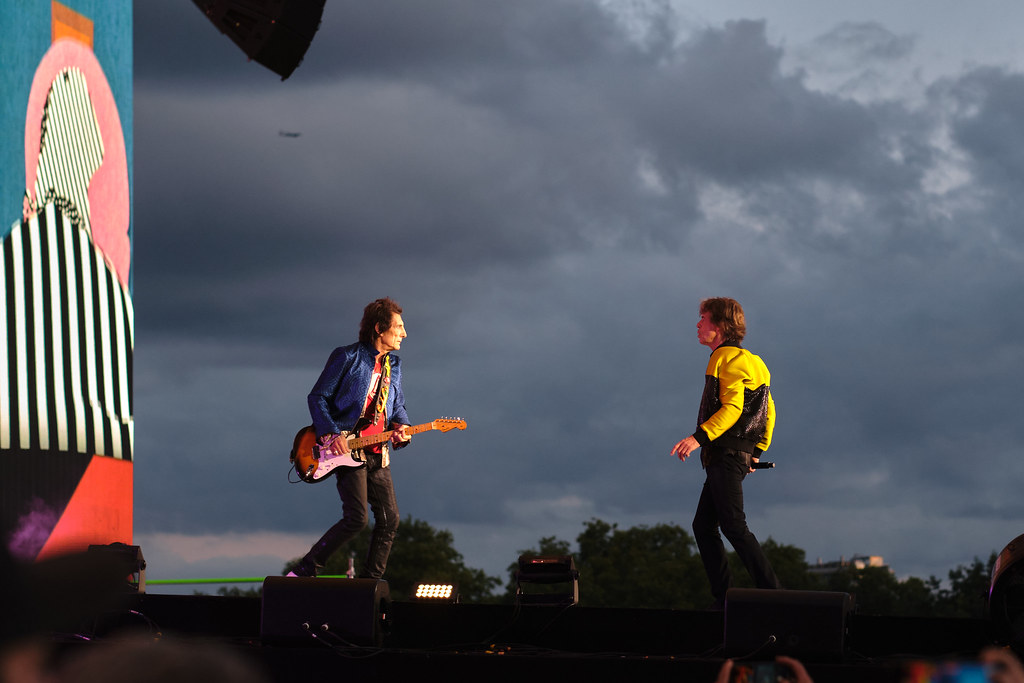 mustang039 (@mustan0391) on Twitter photo Ron Wood & Mick Jagger - The Stones in Hyde Park Ron Wood & Mick Jagger - The Stones in Hyde Park