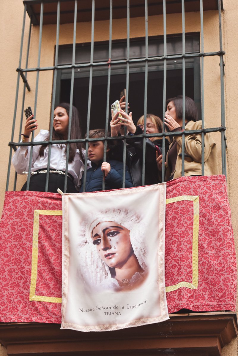 Es viernes pero no ese Viernes

<a href="/EspDeTriana/">Esperanza de Triana</a>