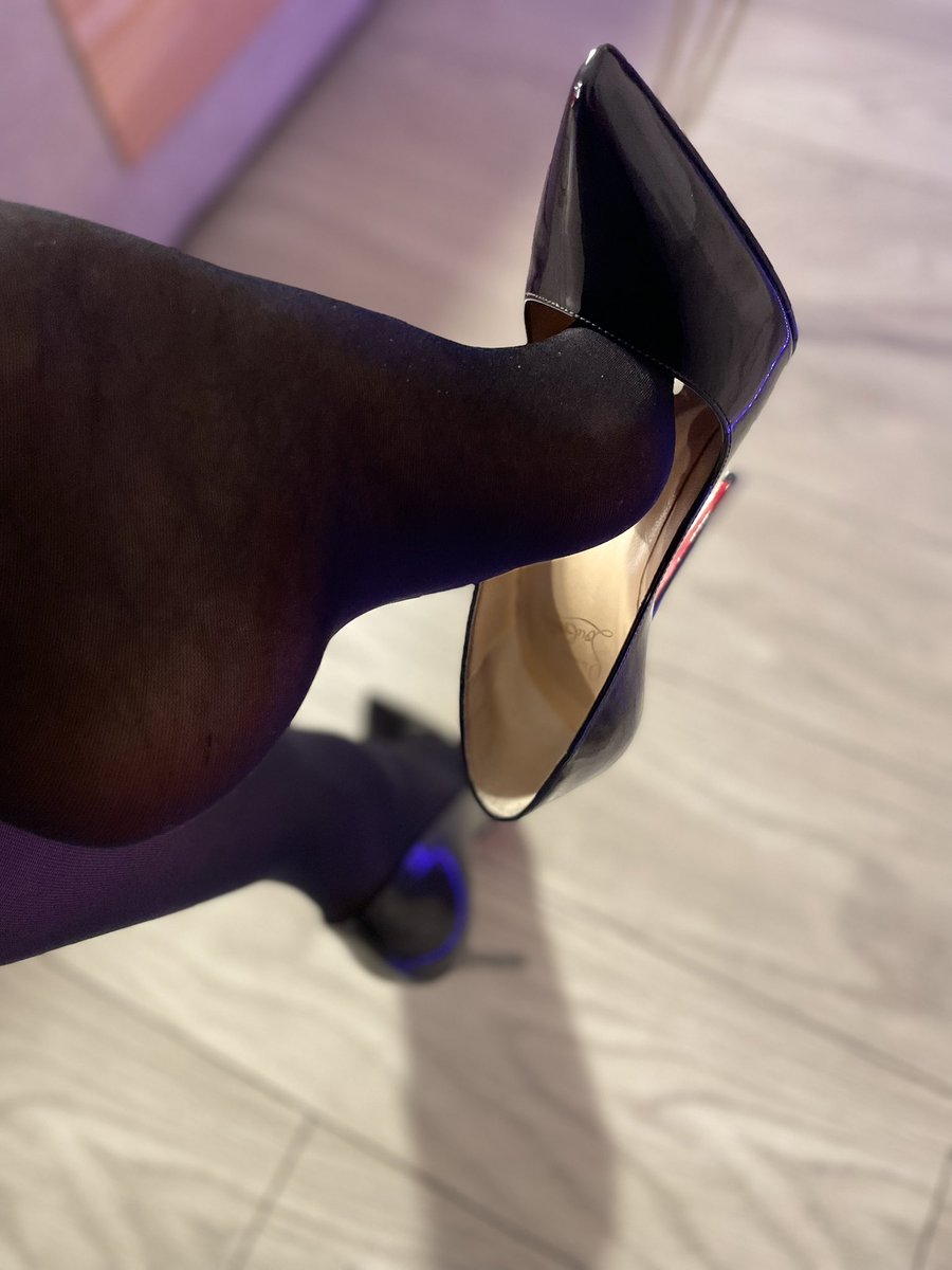 Stop being useless and
Come serve your Queen on <a href="/camcontacts/">CamContacts.com</a> #icommanduobey
PayUp