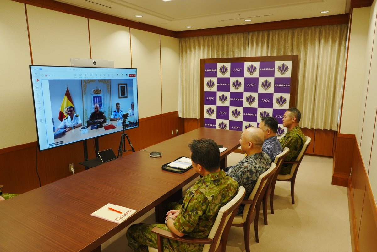 jjoc_pa's tweet image. 6月27日、#統合作戦司令官 は、スペイン統合作戦司令官とVTCで懇談を行いました。
両司令官は、安全保障・防衛分野における国際協力の必要性がこれまで以上に高まっており、両国の防衛協力・交流による防衛当局間のさらなる関係強化を図ることで一致しました。