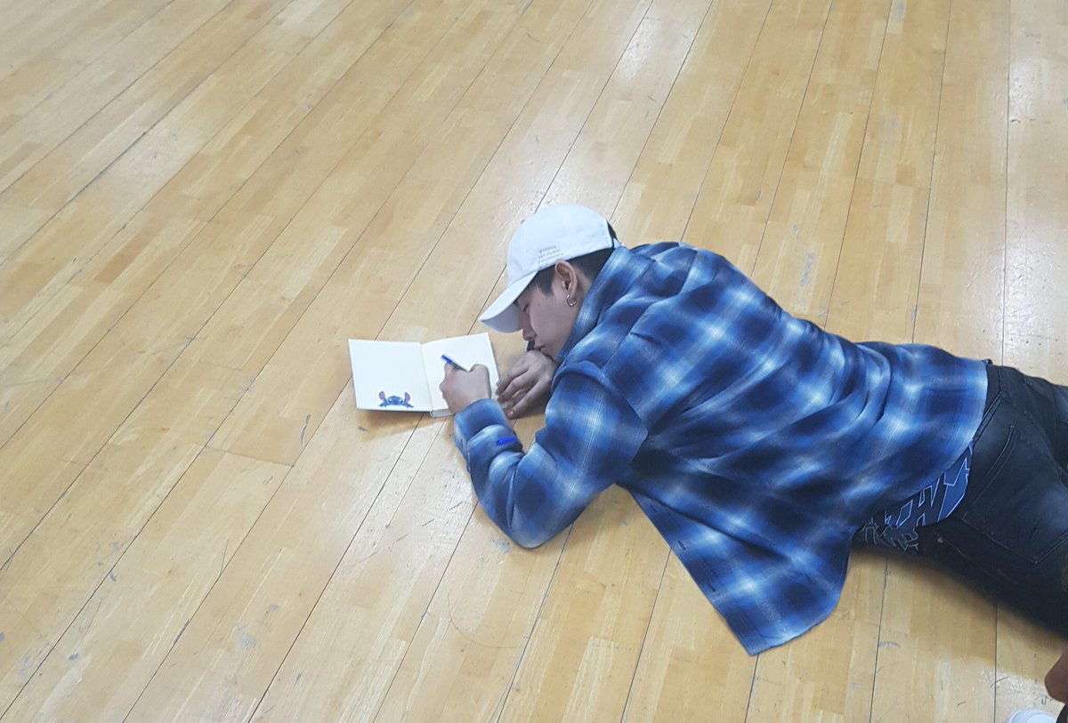 cherryme29's tweet photo. เฮียดูปุ๊กปิ๊กมากกก เอนดูววว คิดถึงเวลานอนคว่ำแบบนี้ ดุ๊กๆดิ๊กๆจังเลย😙 @peckpalit #เป๊กผลิตโชค #PeckPaLitChoke https://t.co/bdesYnITOx