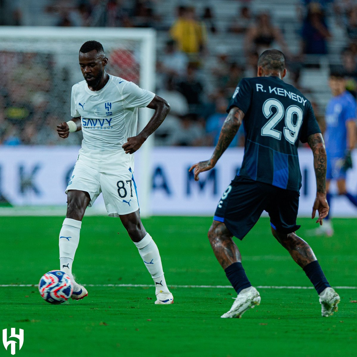 عشان تستوعبون حجم الحدث

اتلتيكو مدريد
بورتو
بوكا جونيورز
ريفربليت

جميعهم غادروا من دور المجموعات

الهلال تأهل بدون أي خسارة ، بأقوى خط دفاع في البطولة ، بدون إضافة أي صفقة ، بإصابات وفريق يعاني بدنيا ، بمدرب يعيش اسبوعه الثالث فقط معك ، بدور مجموعات تاريخي ارتكزت فيه على عناصر