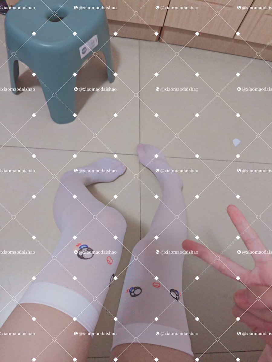 谁说发腿就有流量的。#腿 #颜文字 #玉足 #色