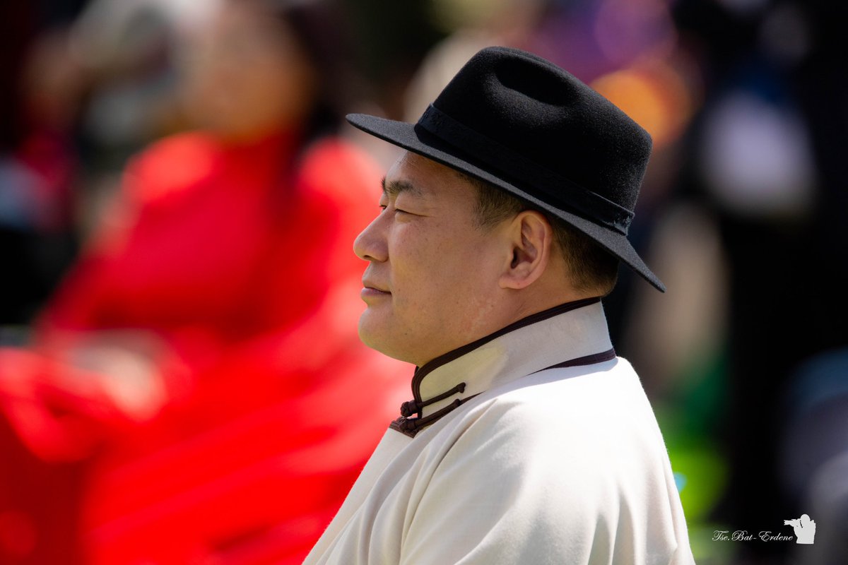 Хэрээ саанаа..!

Орлого нотлох хугацааг 30-30 хоногоор сунгаж байгаад наадмаар хорхог хуушууртай холилдоод мартчихна л гэж санаад байх шиг байгаам..! Ёстой харин ч нэг мартахгүй шүү..!