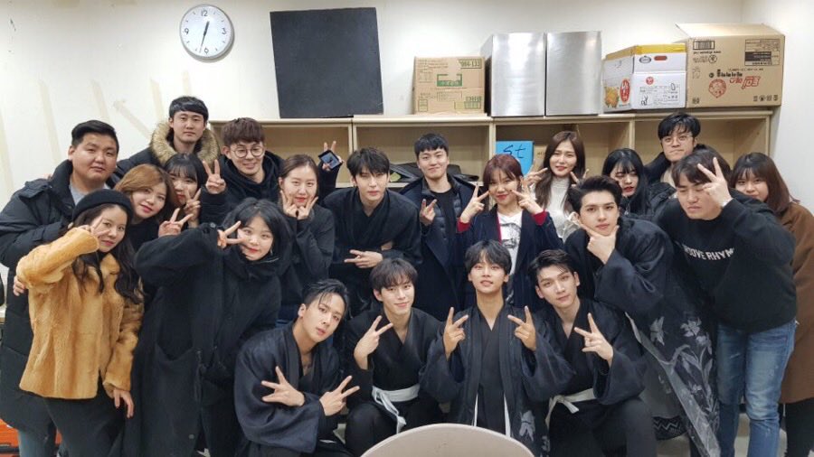 524mavixx's tweet image. 셀카는 못찾게따..