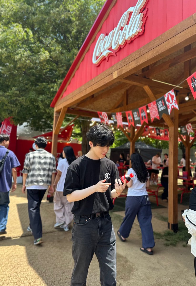 blinghoon1215's tweet image. 6/14 뷰민라 
 
햇빛에 눈도 못 떠요 😎😎