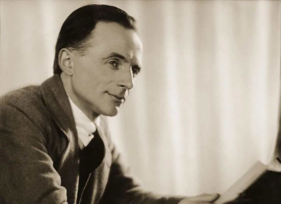 More than 100 years ago, #Glastonbury was host to a different kind of festival, developed by a Royal College of Music peer of Vaughan Williams, Rutland Boughton...

Read more here 👉  classical-music.com/articles/glast…