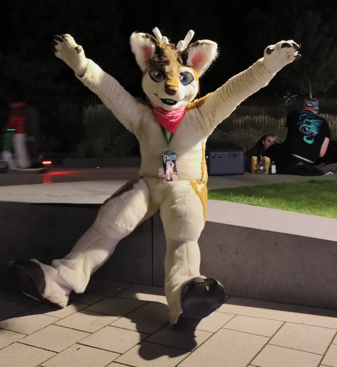 Hey! This deer is still alive! Even if not much active these days. Work, eat, sleep, repeat is my mantra. But next week I'm off work, finally!

Happy #FursuitFriday ! #fursuit #fursuiter #fursuiting #ef28 #eurofurence