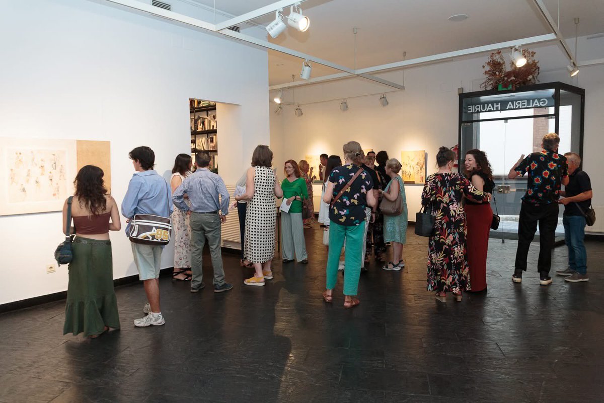 Muchísimas gracias a todos los que nos acompañasteis en la tarde de ayer con motivo de la inauguración de la exposición; ‘La paradoja del individuo’ de Martinguti.

¡Gracias! 🖤🖤.

#galeriahaurie #laparadojadelindividuo #martinguti #galeria #artesevilla

<a href="/lapinzafoto/">LaPinza</a>