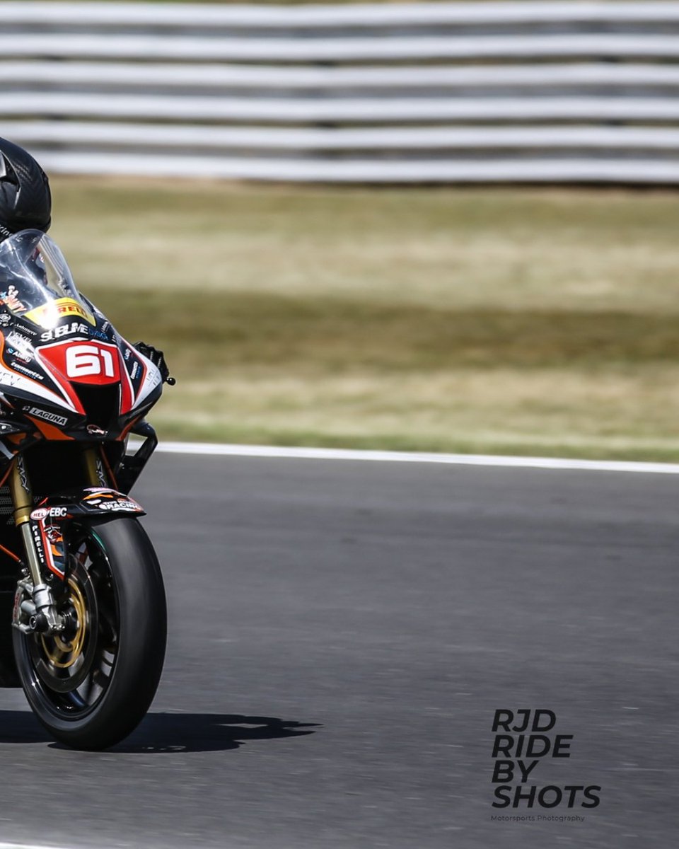RichardDawson11's tweet photo. #Flatoutfriday from @SnettertonMSV
#superstock #hondabikes #canonphotography
https://t.co/rWXQu4HV7e https://t.co/BkE3fvzP1x