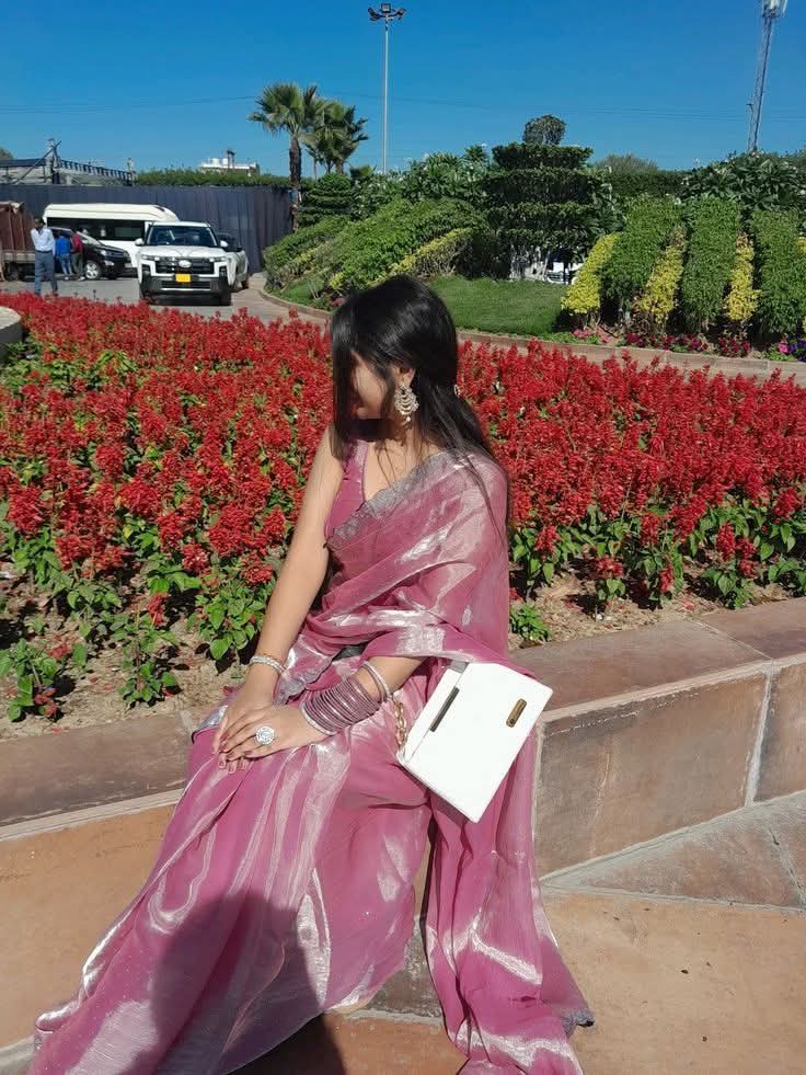 ""भारत में महिलाओं की संख्या 58 
करोड़ है...🙆‍♀️🤦‍♀️🙆🏻

और Twitter "X" पर 72 करोड़ है..

सुधर जाओ सा@लों......😜😜😅😅