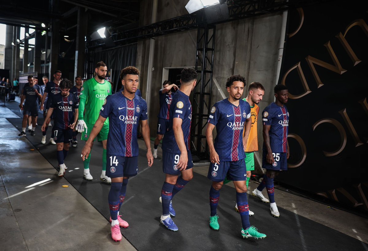 ActuL1_'s tweet image. 🚨🚨 LA LFP A DÉCIDÉ DE REPORTER LA PREMIÈRE JOURNÉE DE LIGUE 1 POUR LE PSG ! 🤯❤️💙

Cela est dû à la fin tardive de la Coupe du Monde des Clubs. ❌

(@lequipe)