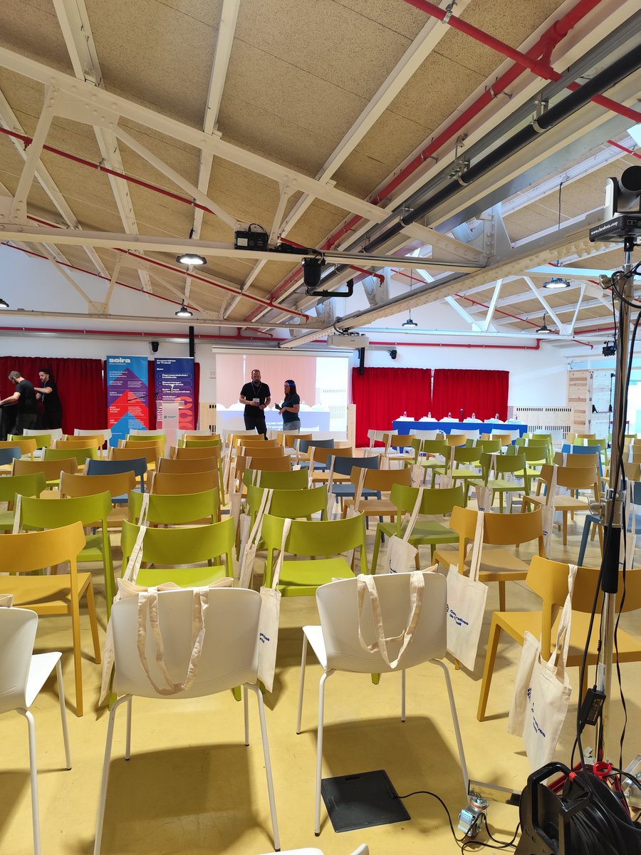 coopstreball's tweet photo. 📢 Avui és el gran dia del cooperativisme de treball! L'Assemblea General Ordinària de @coopstreball 

Ens fa molta il·lusió trobar-nos amb totes les cooperatives sòcies per fer balanç, debatre i continuar construint un futur més cooperatiu ✨

Recordeu posar #AGOFCTC25 a totes les publicacions ‼️

#AssembleaCooperativa #Cooperativisme #EconomiaSocialSolidaria #FCTC