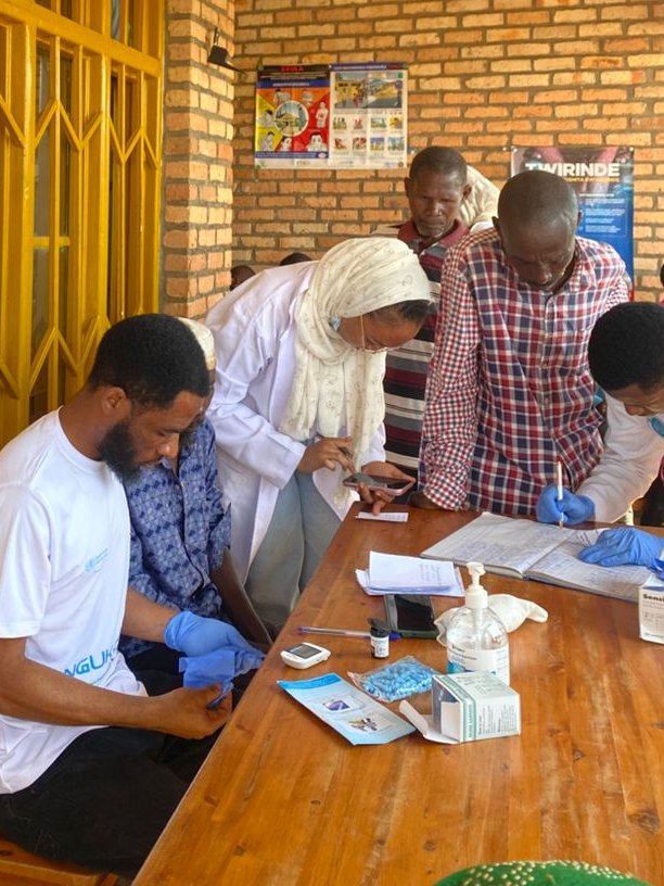 UMST_RWANDA's tweet image. UMST medical students teamed up with #MEDSAR for a transformative 3-day healthcare outreach in Nyagatare, Rwanda! They provided free screenings for non-communicable diseases, HIV, and Hepatitis, while also raising awareness on #GBV and #NCDs in local communities and schools.