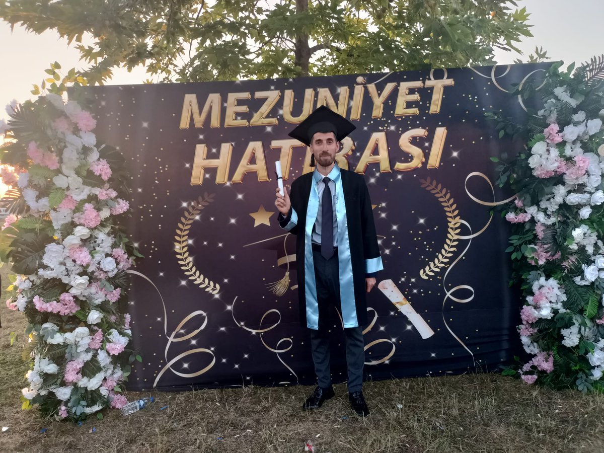 HalilliD's tweet photo. Derneğimizin Üyelerinden Karadeniz Teknik Üniversitesi İnşaat Mühendisliği Bölümünü Bitiren Trabzon Ülkü Ocakları Sosyal Medya Birim Başkanı Hasan Ayaydın ‘ı tebrik ediyoruz, hayatında başarılar diliyoruz.

Trabzon Araklı Halilli Köyü Derneği https://t.co/5LZEUOwIc4
