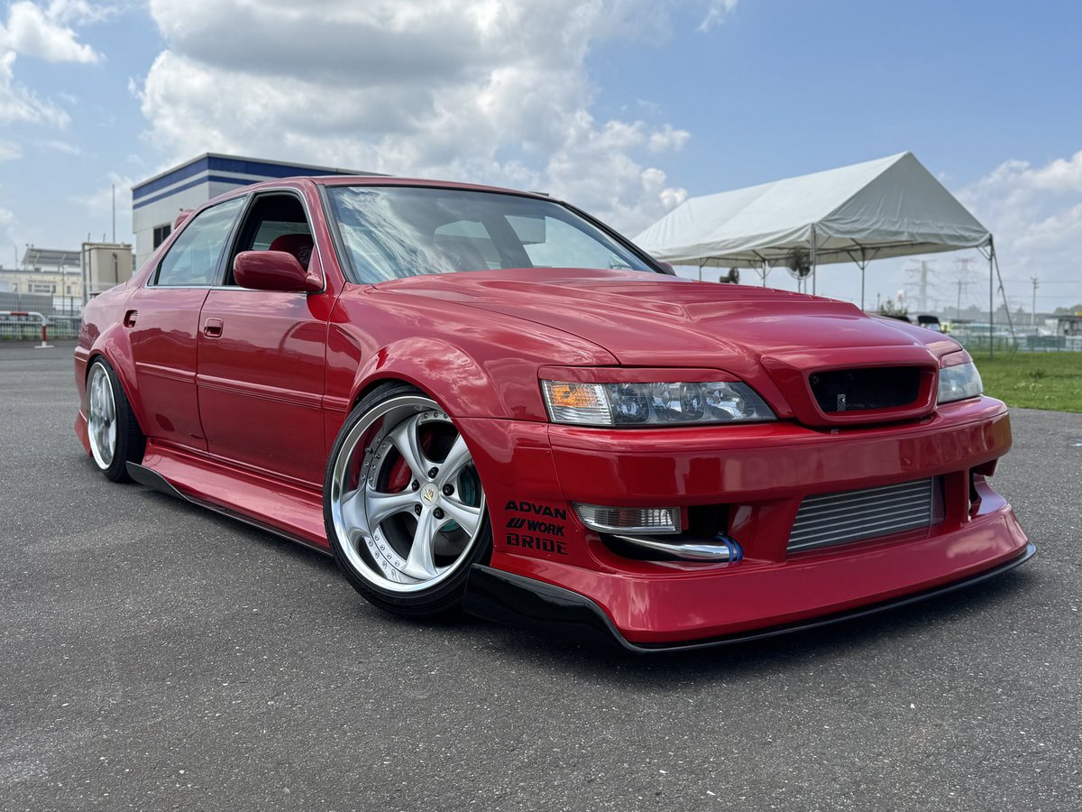 D1筑波戦、車両搬入完了致しました！
グッズの販売行っております💪
25周年ステアリングも特価で販売しております！
お越しの方は、ぜひお立ち寄りください🙇‍♂️
#BNスポーツ
#BNSPORTS
#D1グランプリ
#D1GP
#100クレスタ