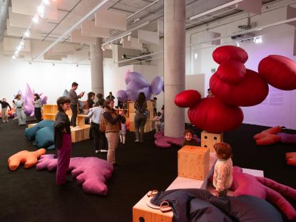 Asteburuan Donostian
🎭Hau da dena, Tu Tum Platz, Azkena eta bagoaz
🎶Sukena, Soka, 3ttu erromeria taldea, La Fulana DJa
🤹Zinea, jolas-saio dinamizatua eta planetarioko saioa haurrentzat
🎨Bisita gidatuak Tabakaleran eta Cristina Enean
Kultur-agenda osoa👉labur.eus/qx1kbeug