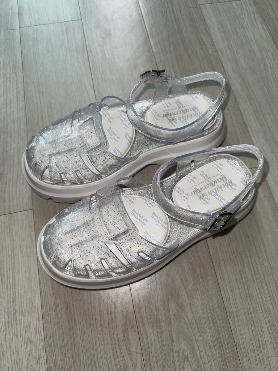 무신사때문에 파산🤑💸
익스파이어드걸
배드블러드
락피쉬웨더웨어....