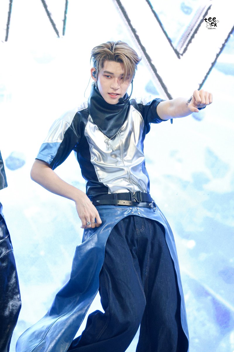 teerek2903_'s tweet photo. - 260625 - 

𝘊𝘰𝘯𝘨𝘳𝘢𝘵𝘶𝘭𝘢𝘵𝘪𝘰𝘯𝘴 🥳

DEXX DEBUT STAGE 

#DEXX1stSHOWCASE #DEXXth
･῾ ꒰ #twnpich #TEETEE_DEXX 
@twnpich ꒱ .⤾·˚ https://t.co/n69hrV5tMx