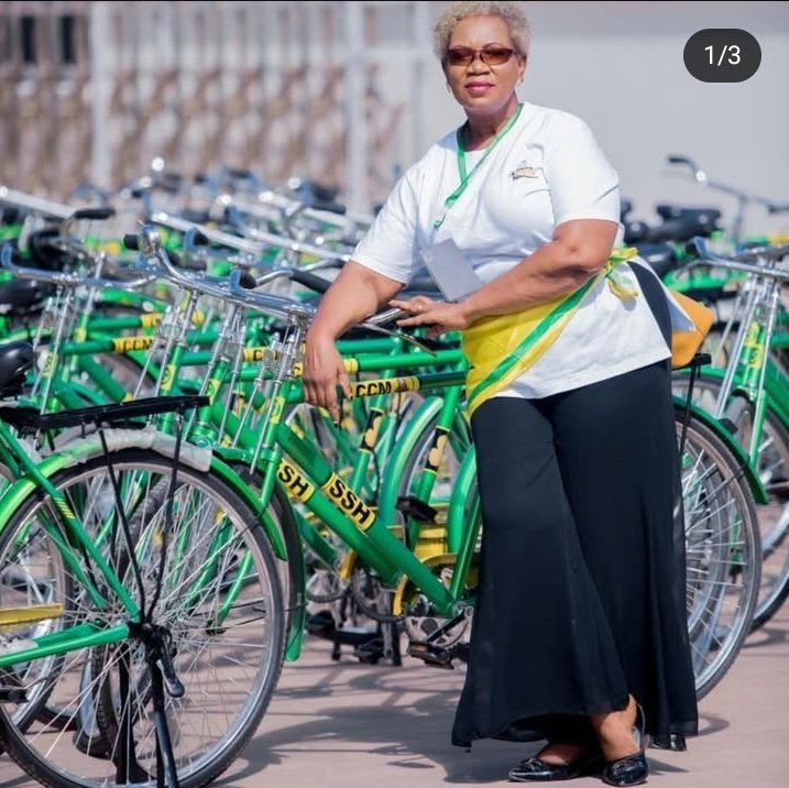 Mambo yale yale ya Carl Peters na Chief Mangungo wa Msowero.
Mkoloni mweusi anawapa watu Baiskeli ili kupata kibali cha kuuza Nchi, kuuza bandari, mbuga na miradi mbali mbali ya serikali.