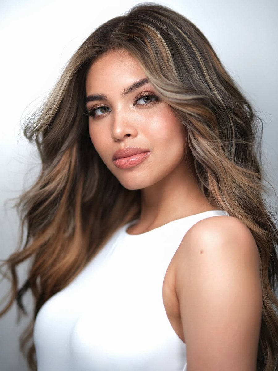 MAINE CHIC 🔥

Stunning ang TV personality na si Maine Mendoza sa ibinahaging mga larawan ng makeup artist na si Thazzia Falek sa Instagram.

📷: thazziafalek/Instagram

#PilipinasToday
#MaineMendoza