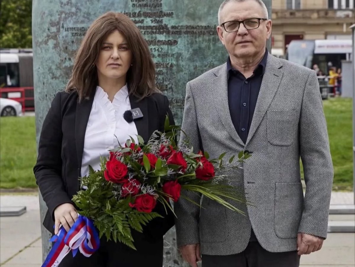 Tohle je asi ta momentka z pohřbu sociální demokracie