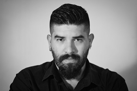 📢Juan José Martínez d’Aubuisson 🇸🇻, seleccionado para la III Residencia Literaria 🗞️<a href="/Cuadernos_hisp/">Cuadernos Hispanoamericanos</a> <a href="/festival_ene/">Festival Eñe</a> &amp; <a href="/casadevelazquez/">Casa de Velázquez</a> "por su brillante trayectoria como cronista y su proyecto de novela sobre la violencia en El Salvador" 👏¡Enhorabuena! 👉aecid.es/w/el-salvadore…