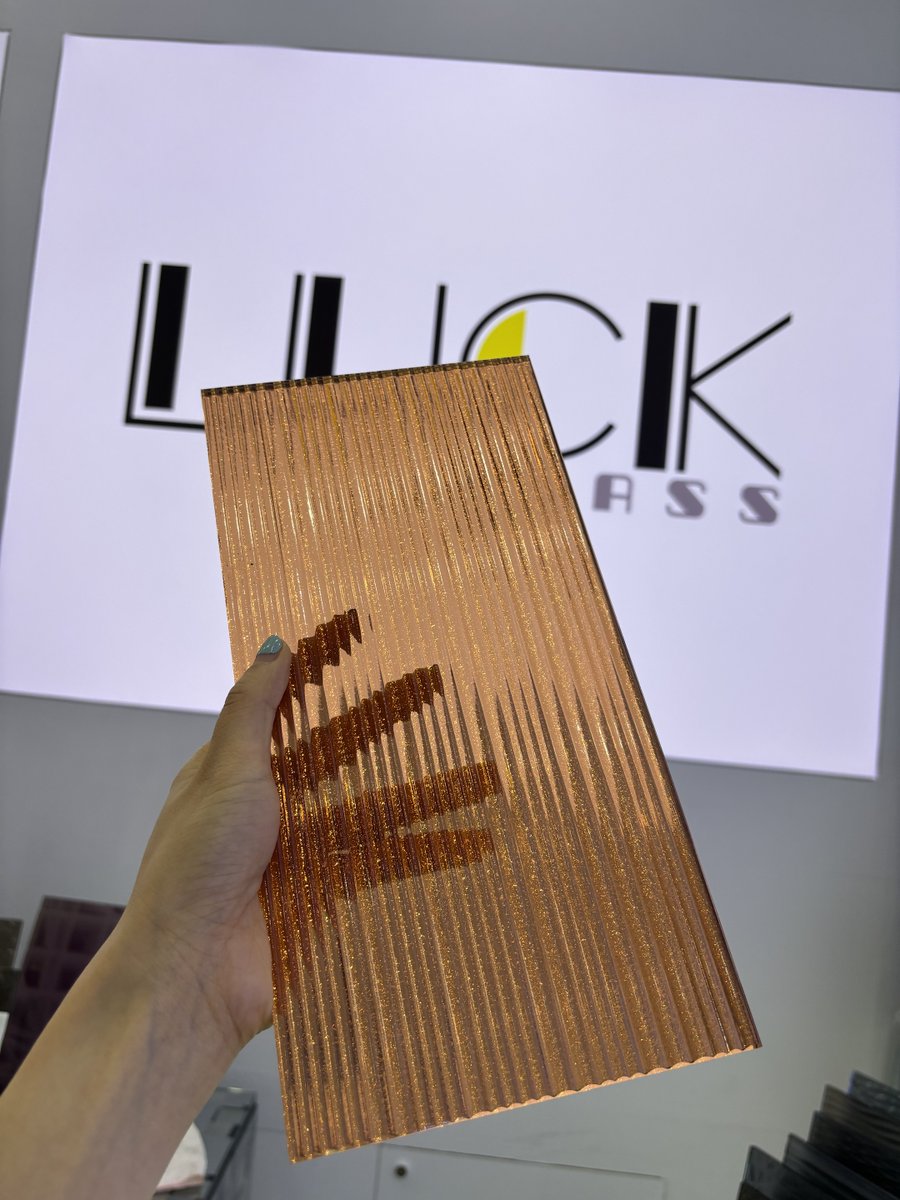 Rosa_luck_glass's tweet image. Striving to provide the best cost-effectiveness without sacrificing quality, Luck Glass is committed to providing excellent product services and customer service. Welcome to inquire~~~whatsapp：+8619103216705
#Textureglass #castglass  #Decorativeglass #carvedglass #obscure #glass