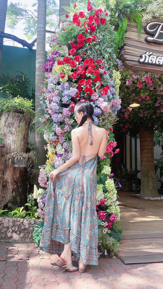 本日19:00新大久保&amp;大久保駅近の
スナック&amp;バー お酒ニコニコパークで会えます〜❣️

常夏陽気なのでタイでGETしたサマードレス着ます🌺🇹🇭
初見さん大歓迎！手作りフードあり！カラオケあり🎤
もちろんママのぎゃばちゃんもいるよ✨

東京帰還直後&amp;6月最後のイベントだよ🥹
ぜひ遊びにきてほしーです🍻