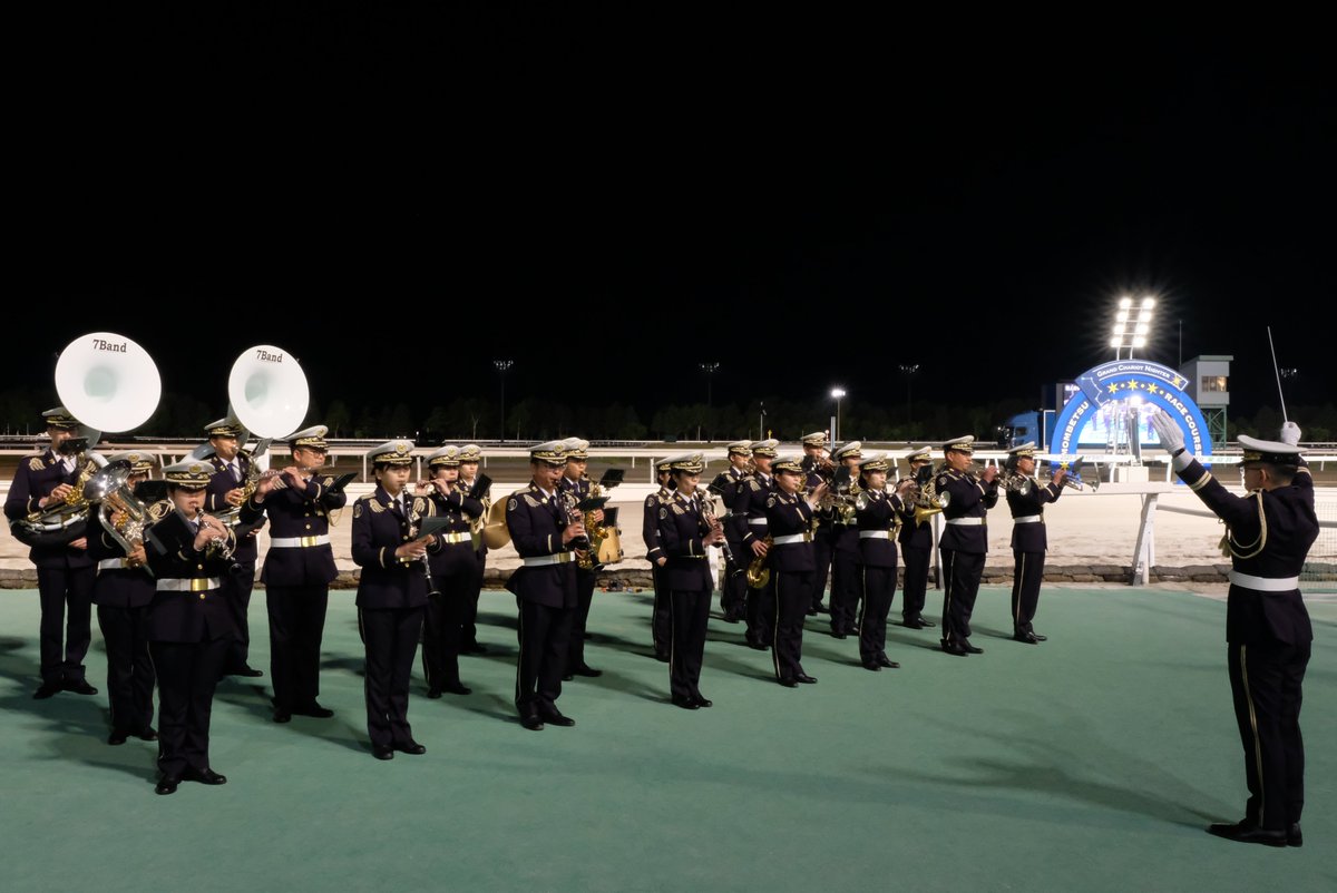 7th_Division_pr's tweet image. 【イベント情報】
今回、門別競馬場で #第7音楽隊 が、ファンファーレを演奏しました!音楽演奏と競馬の大迫力は競技場に来てこそ体験できる特別なひとときです。7月24日にも予定しているので、ぜひともご来場ください。
#第7師団
#門別
#競馬場
#自衛隊
#新生機甲師団