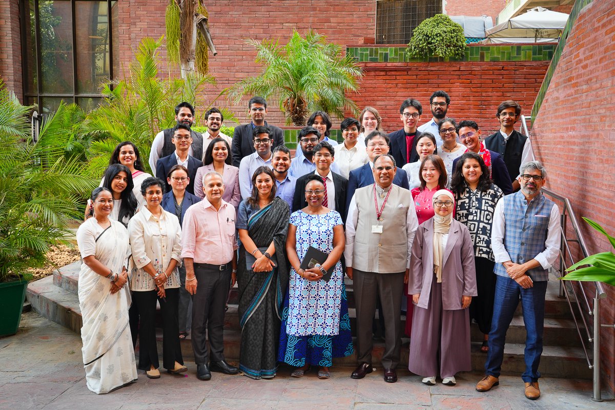 BizHRAsia_UNDP's tweet image. At today’s #BeyondIntent workshop supported by 🇸🇪, youth from across Asia are connecting with businesses in the food & farm supply chain to tackle the intent–action gap in sustainable consumption.
⚒️ Behavioral science is our tool.
🎯 Real-world change is the goal.