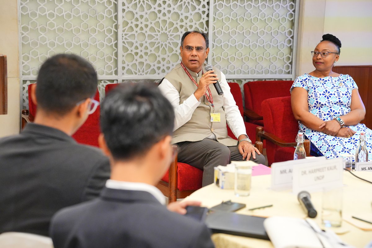 BizHRAsia_UNDP's tweet image. At today’s #BeyondIntent workshop supported by 🇸🇪, youth from across Asia are connecting with businesses in the food & farm supply chain to tackle the intent–action gap in sustainable consumption.
⚒️ Behavioral science is our tool.
🎯 Real-world change is the goal.