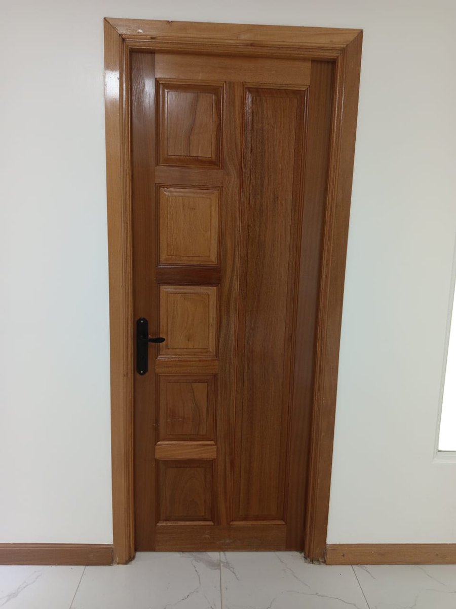Elegant wood finishes makes your home stand among the rest.Visit our workshop at Reggen along waiyaki way or call us on 0732797947.
#FreeDaguin 
#SiriNiNumbers.