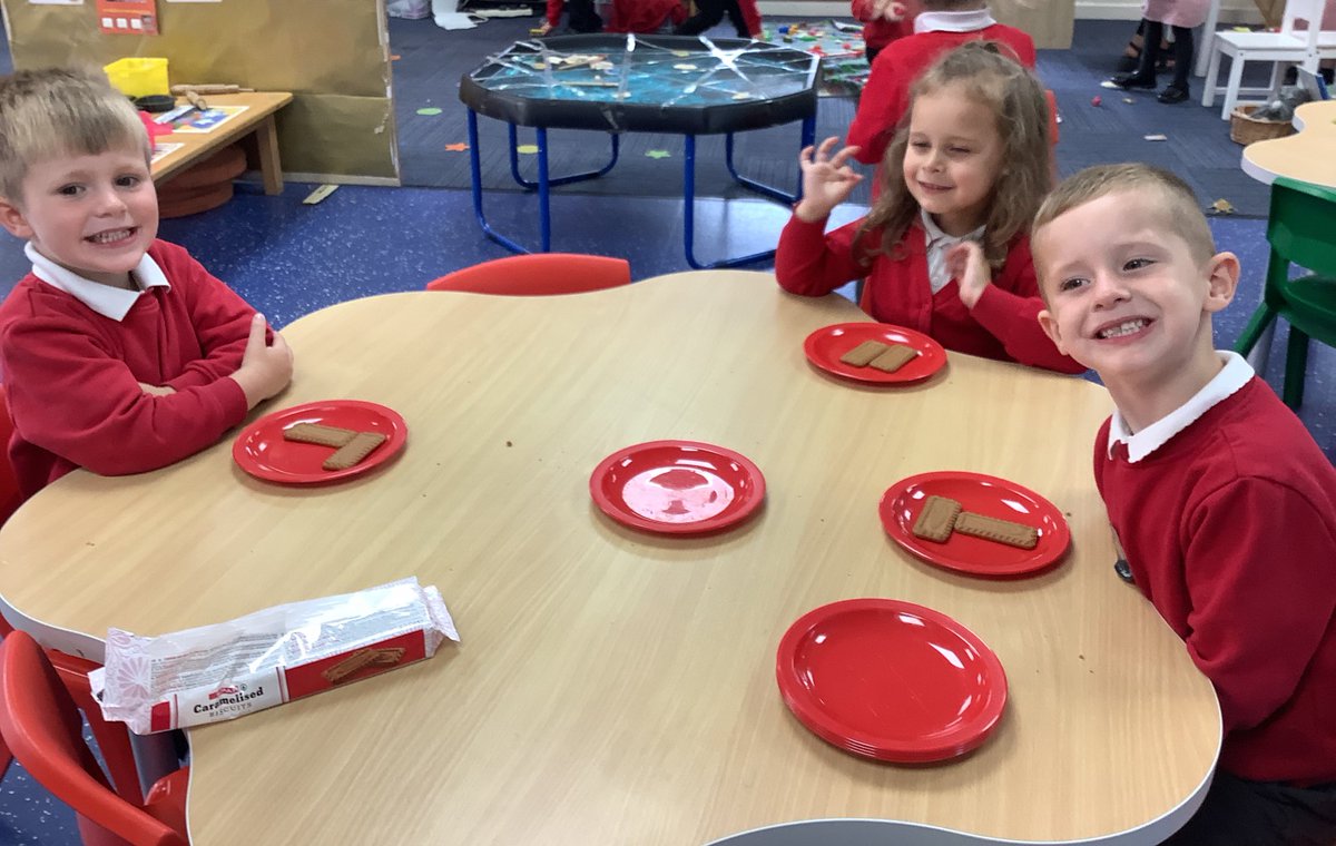 HasNursery's tweet image. We used biscuits to show how we can share equally! We made sure everyone has the same and checked and corrected any mistakes! 

Yum yum 😋 
@WhiteRoseEd #EYFS #MagicMaths