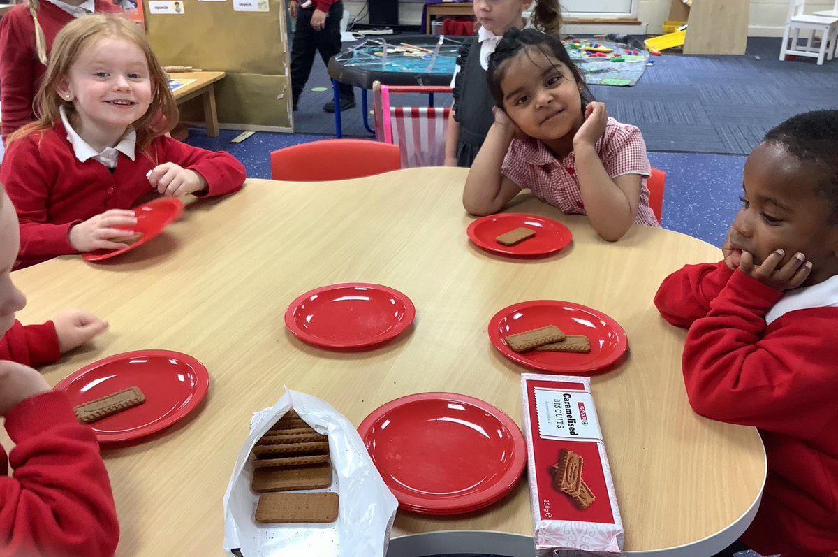 HasNursery's tweet image. We used biscuits to show how we can share equally! We made sure everyone has the same and checked and corrected any mistakes! 

Yum yum 😋 
@WhiteRoseEd #EYFS #MagicMaths