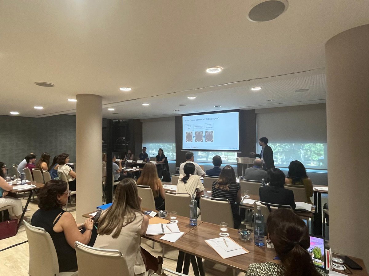 Ayer tuvo lugar la primera sesión de Gliocentro, una reunion de profesionales especialistas en el tratamiento de tumores cerebrales. Nuestro objetivo es compartir experiencias, conocimientos y crear redes de trabajo para avanzar en el tratamiento  de este tipo de tumores.