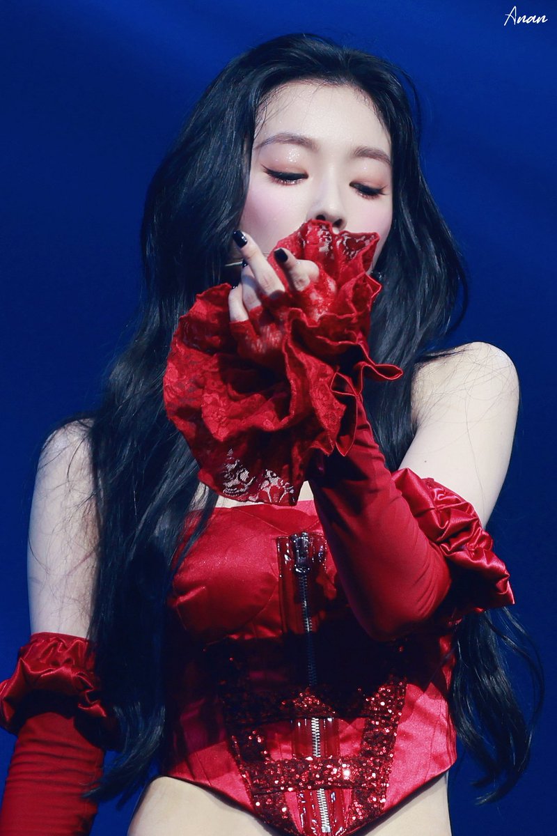 rene𐙚 tweet media