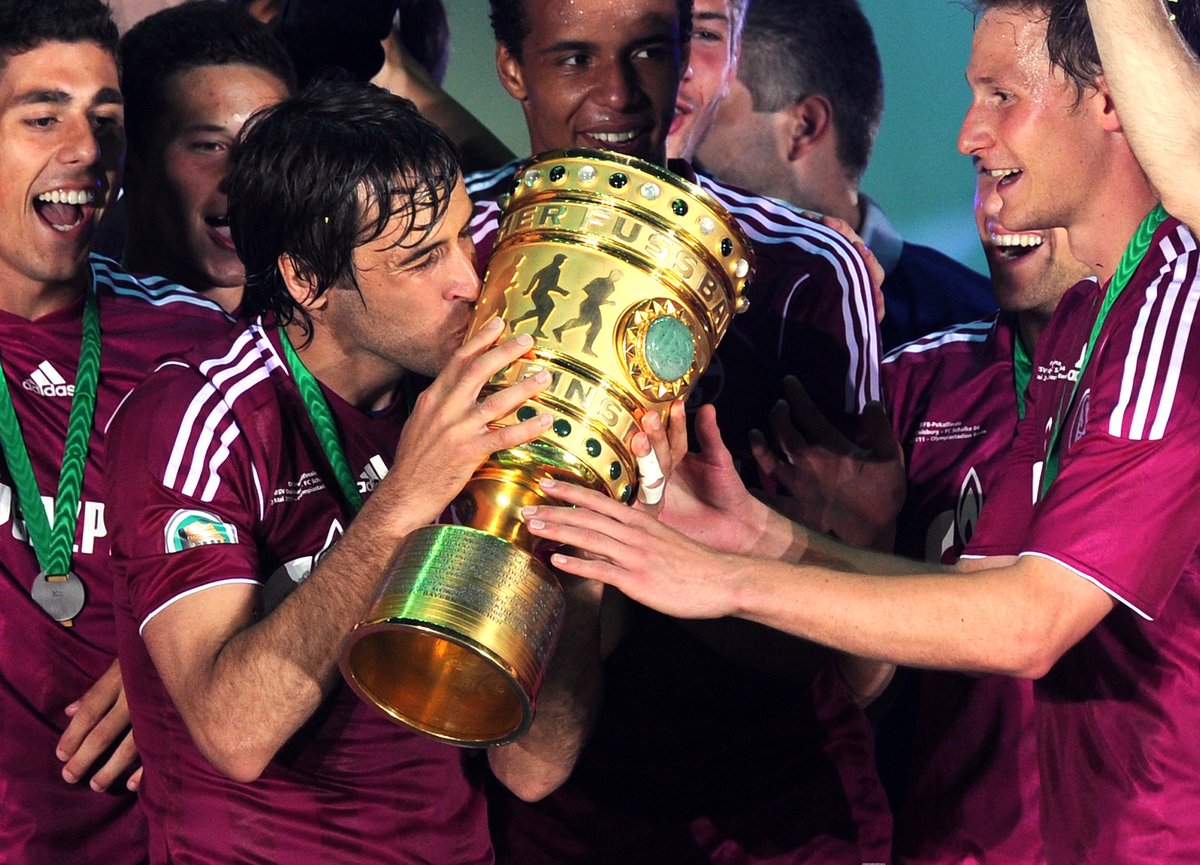 UEFAcom_de's tweet image. 4⃣8⃣ - Happy Birthday, @RaulGonzalez 🎁🎂🥳🎉🏆🇪🇸