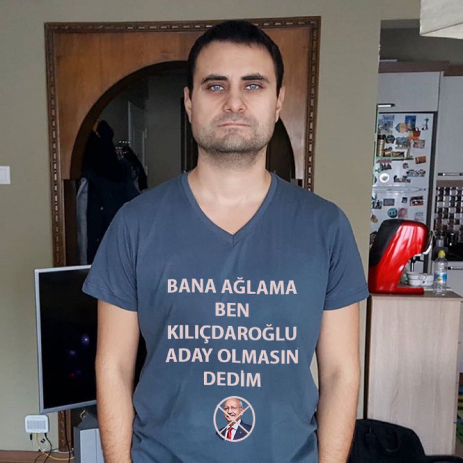 pironuz demokrat dedeniz değil miydi olum bu adam sizin? biz aday olmasın dediğimizde akplisin yani diyordunuz. ne oldu iki yüzlü omurgasız amına koyduklarım.