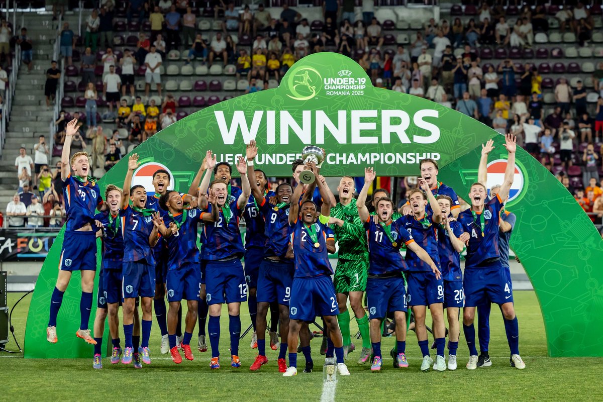 Waking up as 𝑬𝒖𝒓𝒐𝒑𝒆𝒂𝒏 𝑪𝒉𝒂𝒎𝒑𝒊𝒐𝒏𝒔! 🤩💭

#OranjeJeugd #U19EURO