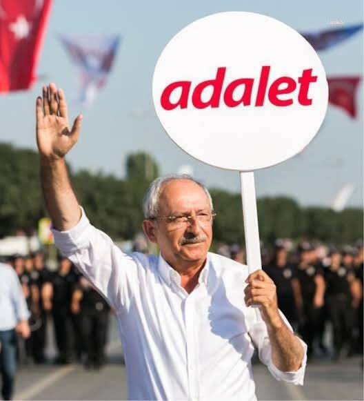 Sayın Kemal Kılıçdaroğlu <a href="/kilicdarogluk/">Kemal Kılıçdaroğlu</a> , bu ülkenin demokrasiye, hukuka, adalete ve ortak akla susadığı bir dönemde; farklılıkları bir araya getirerek umudu örgütlemiş, toplumsal barış ve birlikte yaşama kültürüne önderlik etmiştir. Ona yönelik haksız, incitici ve onur kırıcı